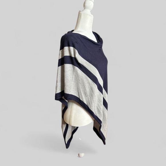 Ann Taylor poncho, size XS/S - Picture 2 of 5